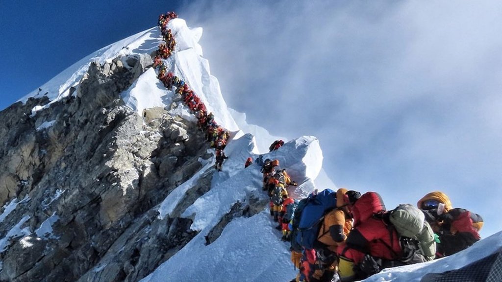 meakicom's tweet photo. Yes, This Photo from Everest Is Real https://t.co/1XenJ74Ka9 outsidemagazine #Everest2019 https://t.co/cfykaGbgaP