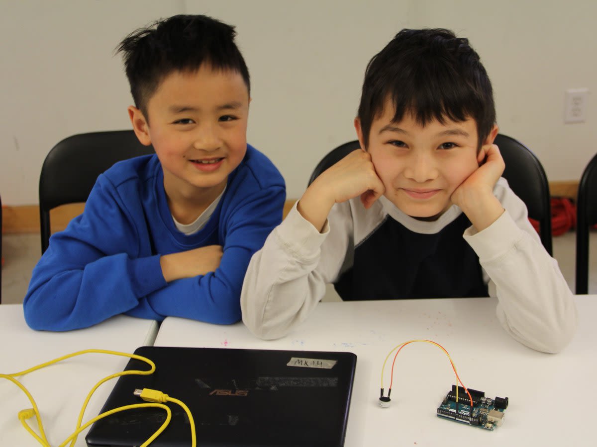 MKLeaside's tweet image. We asked your kids what the best part of being a #MakerKid is and they said, "This place is awesome! It’s fun to make things, and you can use your imagination a lot. And there’s no right or wrong thing to do.” Take it from them! ✨