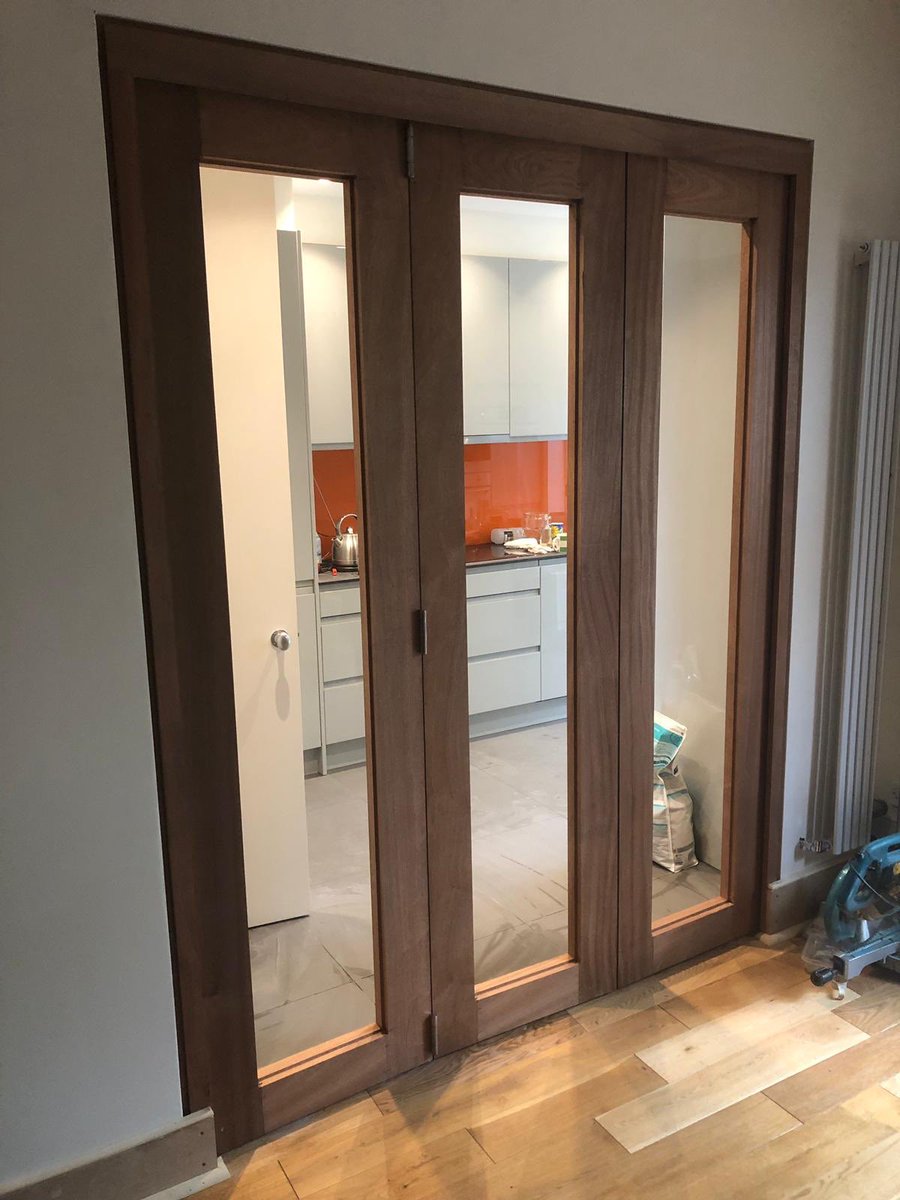 rbbconstruction's tweet photo. Our #carpenters just completed #installation of #hardwood #BifoldDoor at our #kitchen #Refurbishment in #Walthamstow #Builders #Kitchen #Benchmarx https://t.co/wiyOuN1VPc