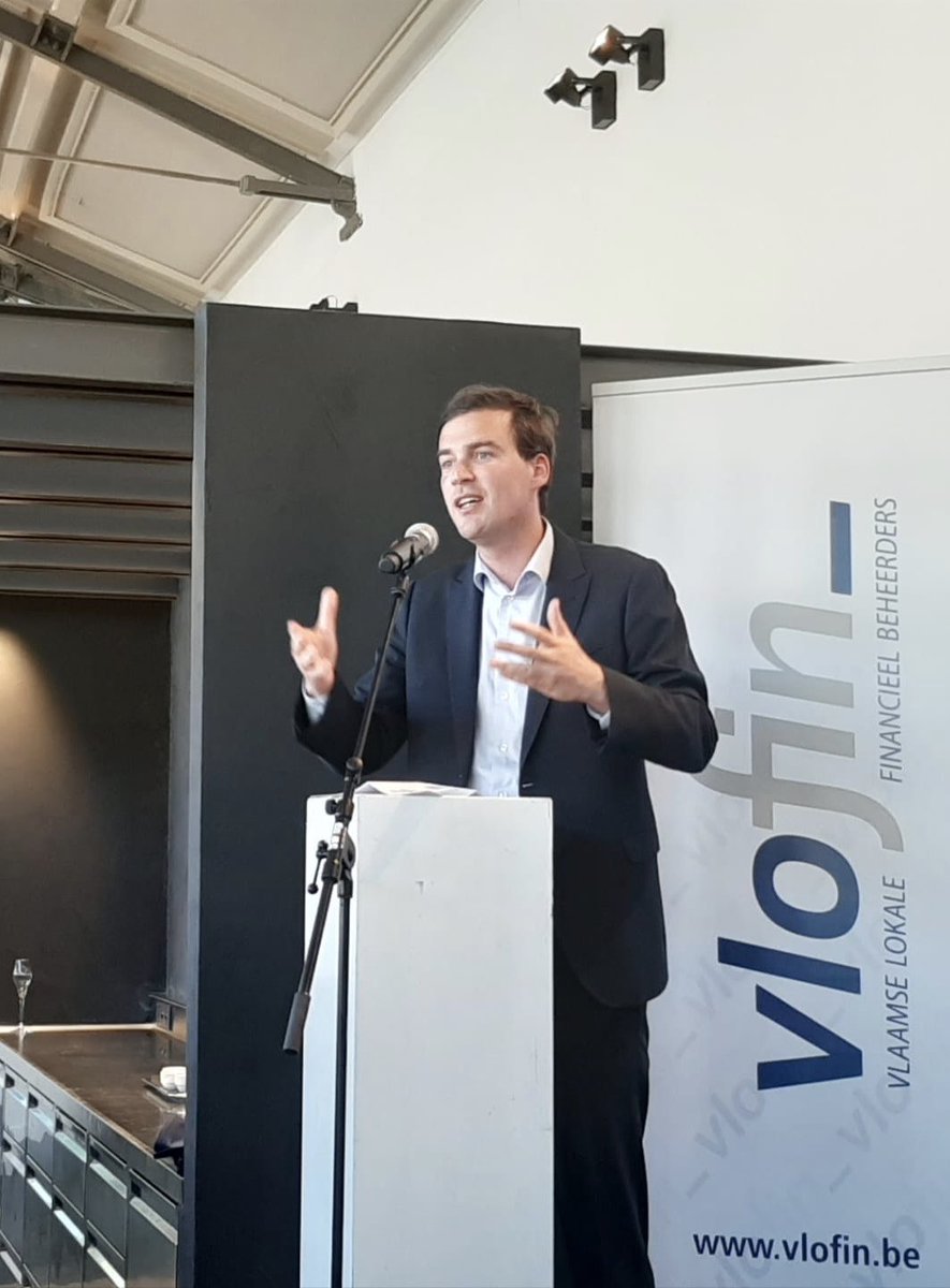 Enthousiasmerende speech van <a href="/MathiasDeClercq/">mathias de clercq</a> op <a href="/vlofin/">Vlofin vzw</a>