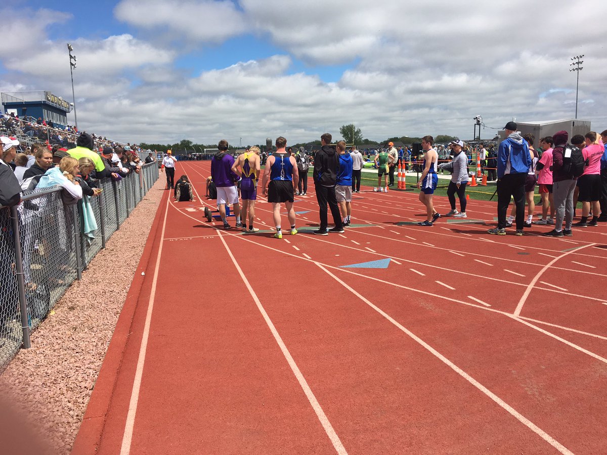 There’s the sun. NOW it’s a great day for a track meet. #SDStateTrackMeet