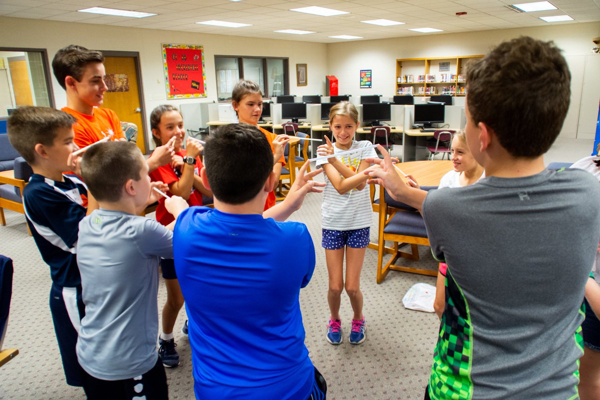 SFXavierHawks's tweet photo. The #XavierDifference means priding ourselves on having a hand-on learning environment that gets students interested in the subject material! https://t.co/ciXjN3q850
