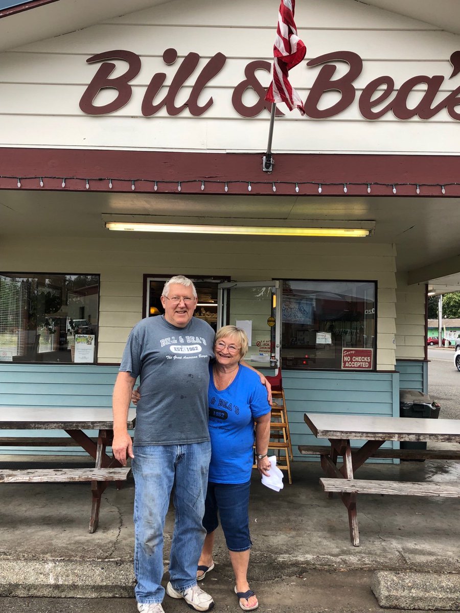 If you are in Centrailia area be sure to stop by Bill &amp; Bea's Drive In and grab yourself a delicious burger and some soft serve from the 15RMT-137!  Enjoy!🍦🍦🍔🍔#electrofreezeofnorcal #tastethedifference #softserve #burgers #yummy