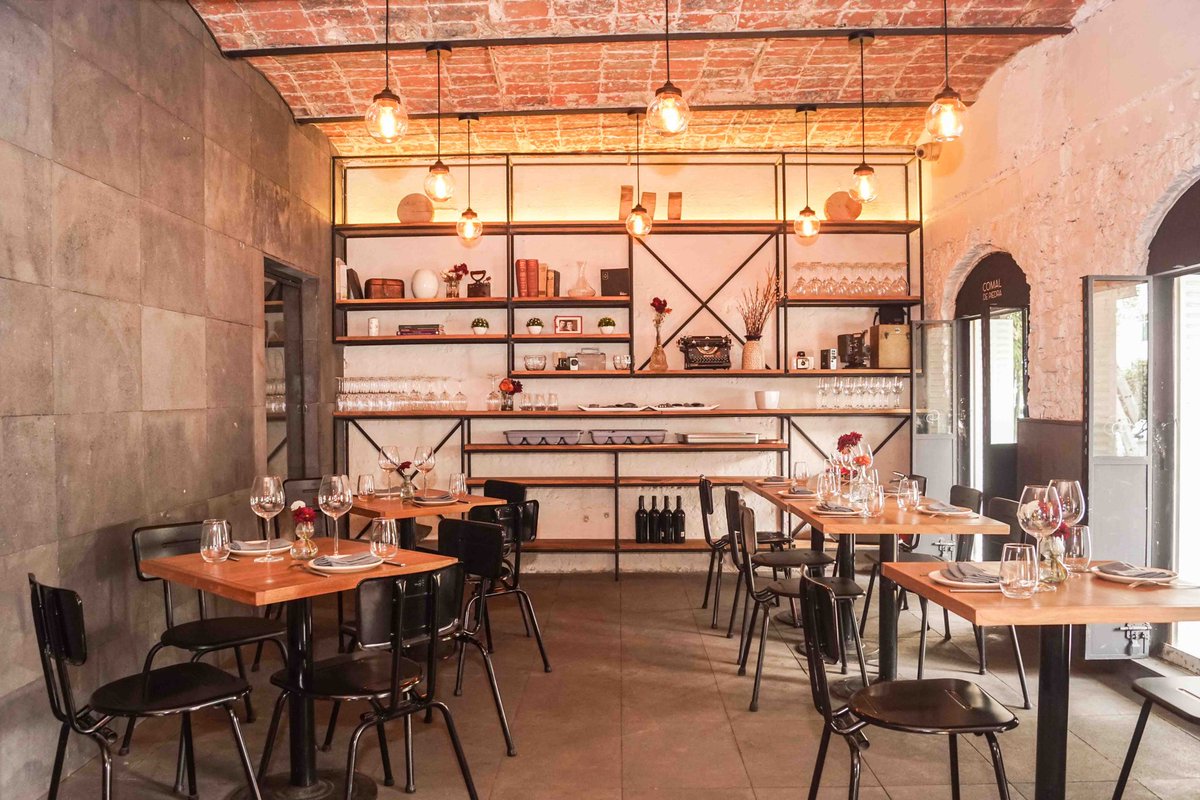 MisionFoodie's tweet photo. Después de conquistar los paladares canadienses en Toronto con su cocina mexicana, Ernesto y Andrea Rodríguez aterrizan en la Ciudad de México con @ComalDePiedra 👌🏻
📍 Colima 65, Roma Norte. https://t.co/uuPE8rRrJ3