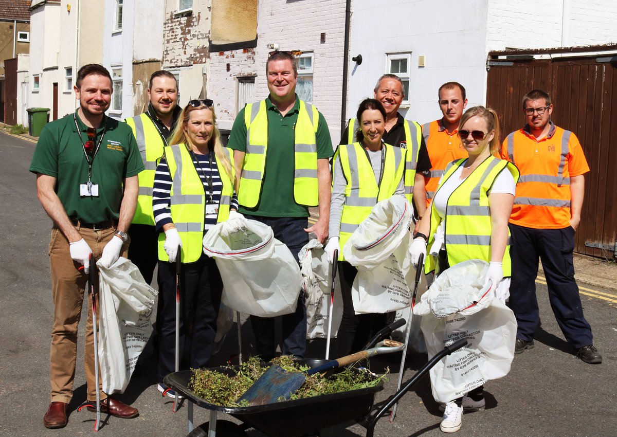 greatyarmouthbc's tweet photo. A great big thank you to everyone who lent a helping hand for Great Yarmouth Community Clean Up Week, a special spring clean aiming to enhance the environment and boost community pride across the borough. #GBSpringClean #LitterHeroes #GYCleanUpWeek https://t.co/MQivpaJFcp