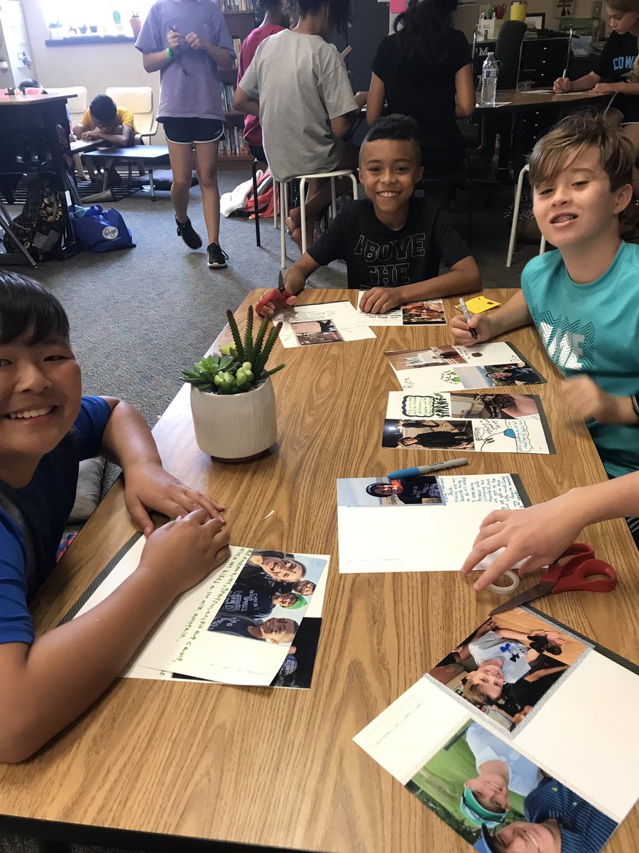 msfreeman100's tweet photo. Working on our end of the year scrapbook! Thank you for the idea @Jewils08 #wilmeth #loveit https://t.co/qE4WSYC5gZ