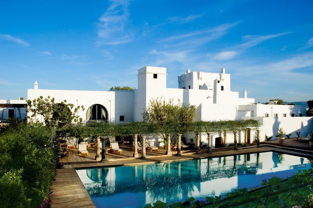 Planning your next Italian escape? Masseria Torre Maizza is a beautiful 16th century @RF_Hotels located near Fasano @WSJ on.wsj.com/2W4iIfJ