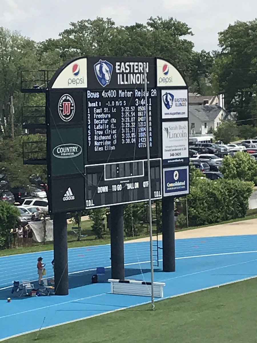 FreeburgTrack's tweet photo. We are in the finals of the 4x400!
@NoahWilliams_5 @ZackPluff @bmeng21 @Nickelbe_4  #GoMidgets https://t.co/iA2GuSAxLX