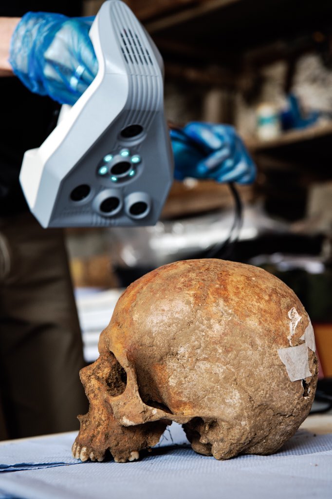 Conflict_arch's tweet photo. We located the remains of a third soldier, though there was much less of him to recover. Again, we worked with Face Lab LJMU &amp; the wonderful Isabel scanned and reconstructed our soldier- a phenomenal experience. You can watch this dig on Digging for Britain  #DoctoralWeek https://t.co/VR72Ku9cL2