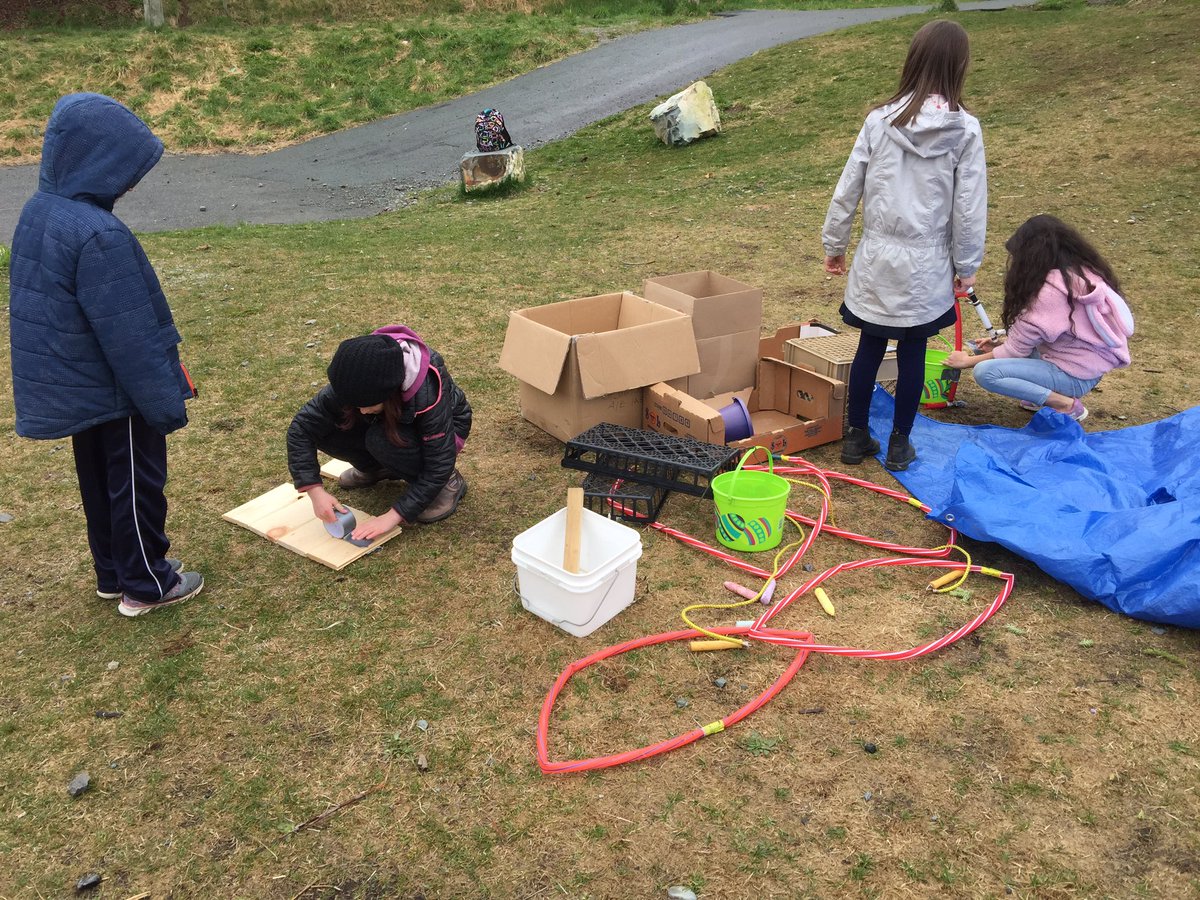 stmaryselem's tweet photo. Totally enjoying #earthplay @EarthDayCanada https://t.co/ZmHoj8C8T1