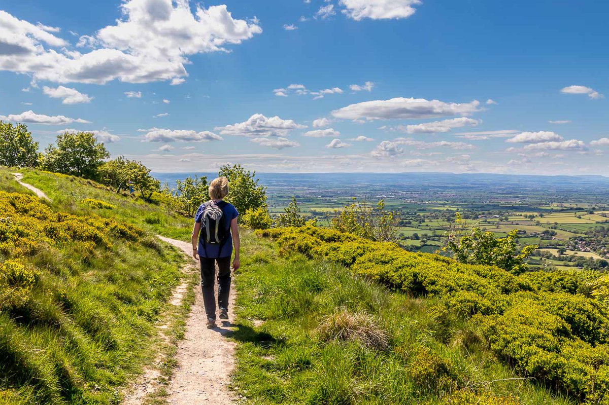 andrewswalks's tweet image. I can see for miles and miles...the incredible view from Sutton Bank seen on today's walk @northyorkmoors