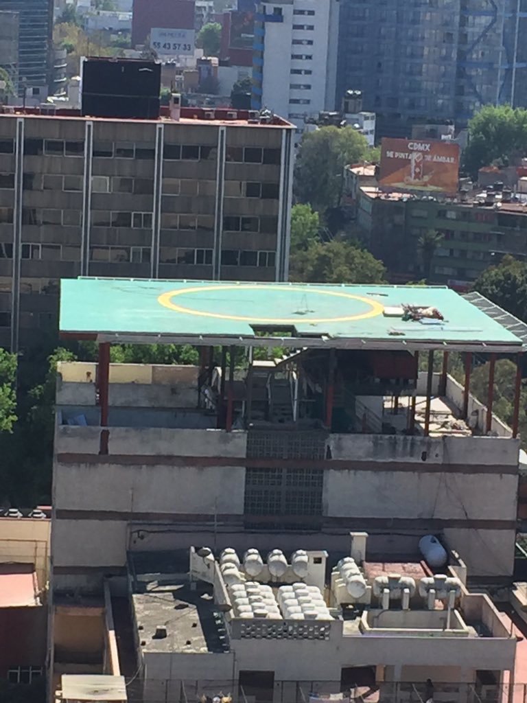 Mony_de_Swaan's tweet photo. Tras 18 meses de litigio y la intervención del Juez de Control en dos ocasiones, el MP vuelve a regresar el caso del #Helipuerto porque:
1. No se acredita que la obra sea un helipuerto
2. Nunca aterrizó un helicóptero
¿Me ayudan con RT para avergonzar a quien se deba avergonzar? https://t.co/UBoJZOrYnr