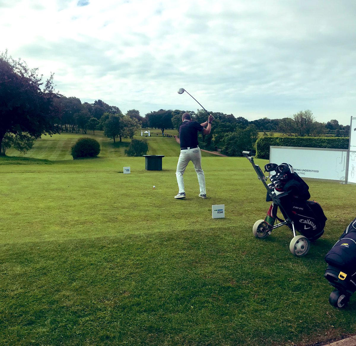 LisaAltyRSM's tweet photo. Thank you to all our guests and the team @TheWilmslowGC who made our @RSMUK #NorthWest golf day such a success - and for raising money to support the incredible work of @DofE. Not a bad way to start the weekend 👏🏼 https://t.co/ZCRlTxA67C