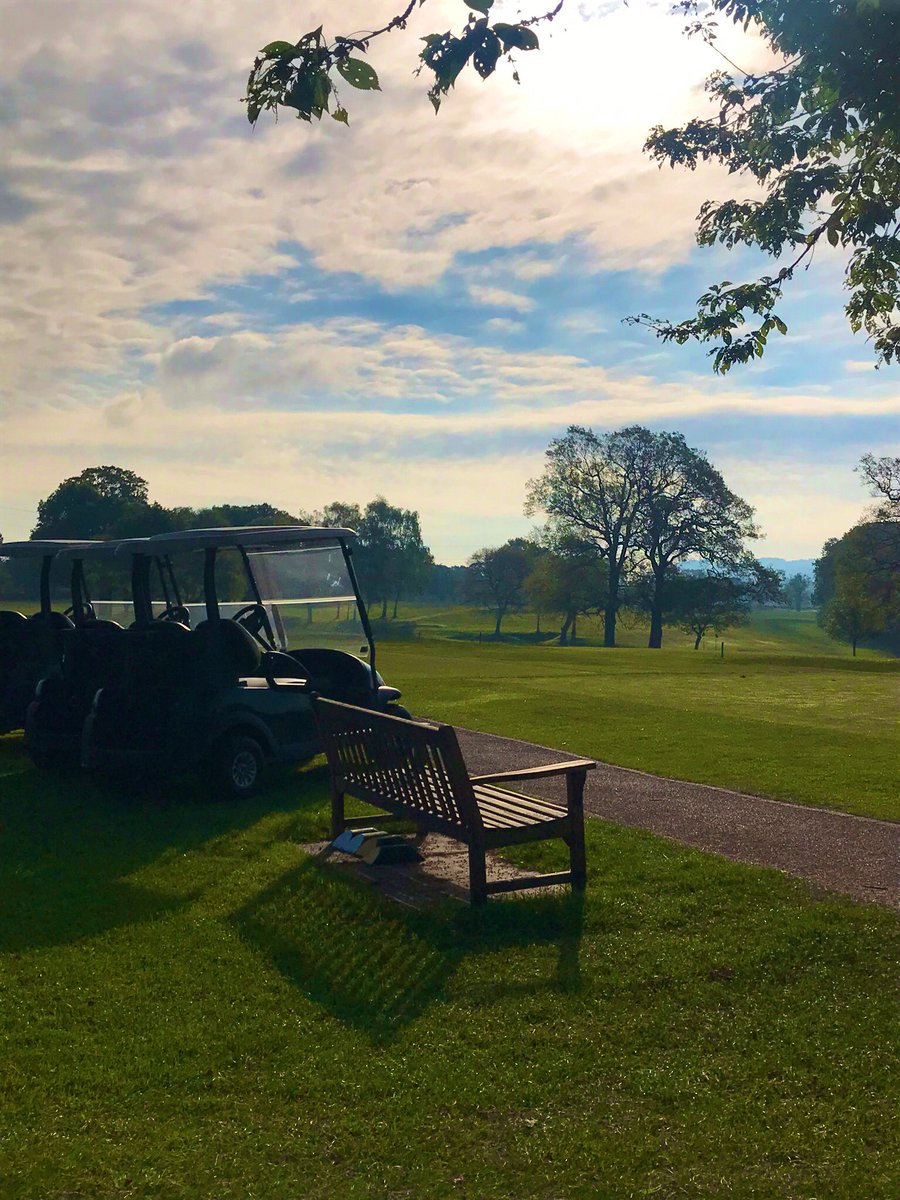 LisaAltyRSM's tweet photo. Thank you to all our guests and the team @TheWilmslowGC who made our @RSMUK #NorthWest golf day such a success - and for raising money to support the incredible work of @DofE. Not a bad way to start the weekend 👏🏼 https://t.co/ZCRlTxA67C