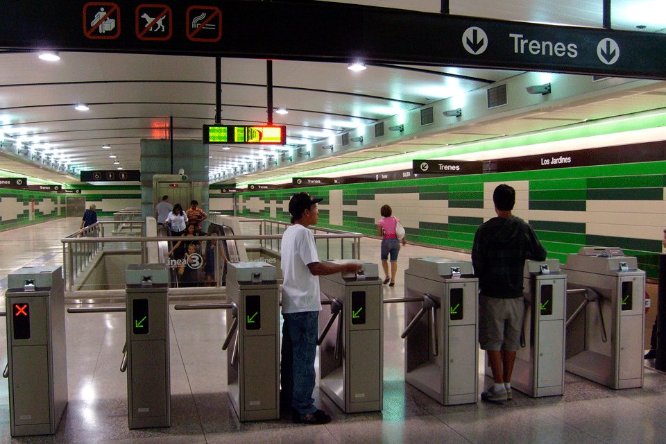 😡😤 Falla eléctrica dejó inoperativas varias estaciones de la línea 2 del metro de Caracas bit.ly/2W1BAvN