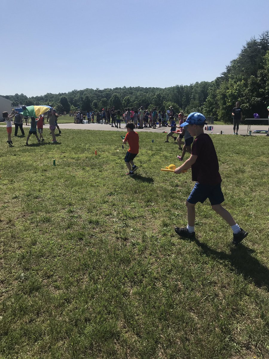 KellySt53292590's tweet photo. Field day was so much fun! 😊😎 https://t.co/dttdtiylcq