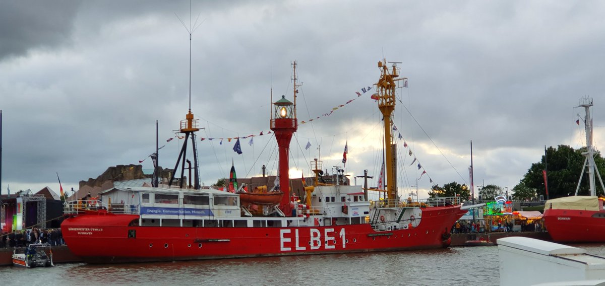Hobbyfotografin's tweet photo. #Feuerschiff #Elbe1
#Seestadtfest #Bremerhaven https://t.co/fgVkjzZZl9