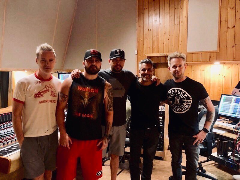 Tyler Farr tweet media