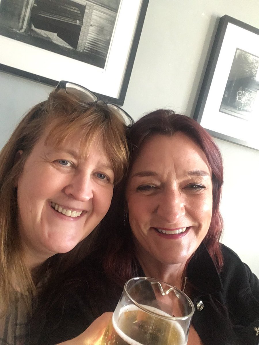 Pre dinner drinks with the gang!! <a href="/janetclegg21/">janet clegg</a> <a href="/markkeegan24/">Mark Keegan</a> <a href="/ValMc14/">ValMc</a> <a href="/JoanneHeggerty/">Joanne Heggerty 💙</a>