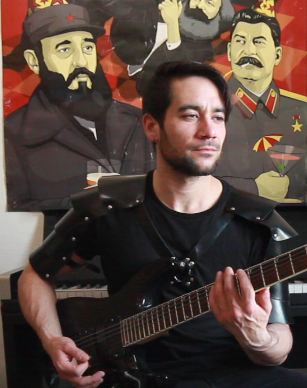 VledTapas's tweet photo. Hey je tourne une video avec @dimitri_kurzepa #AuFondCEstKarlMarx https://t.co/P3TcQHyHH3