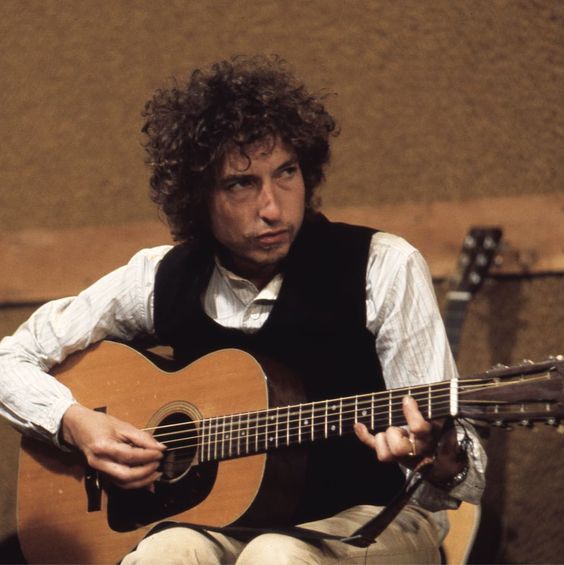 Happy 78th birthday to the great Bob Dylan who was born on this day in 1941!
.
 