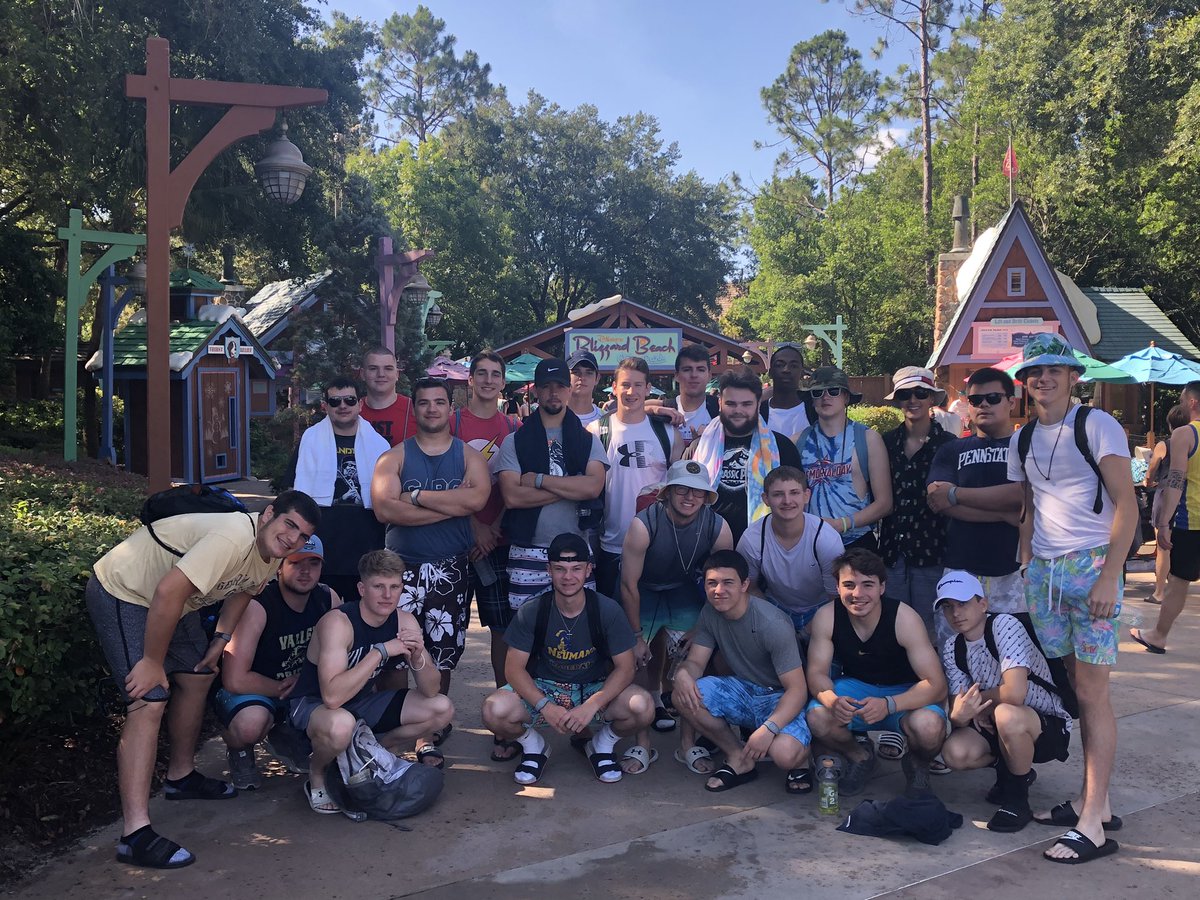 Quick stop at blizzard beach to help us cool down on this hot Florida day! #svseniortrip2019