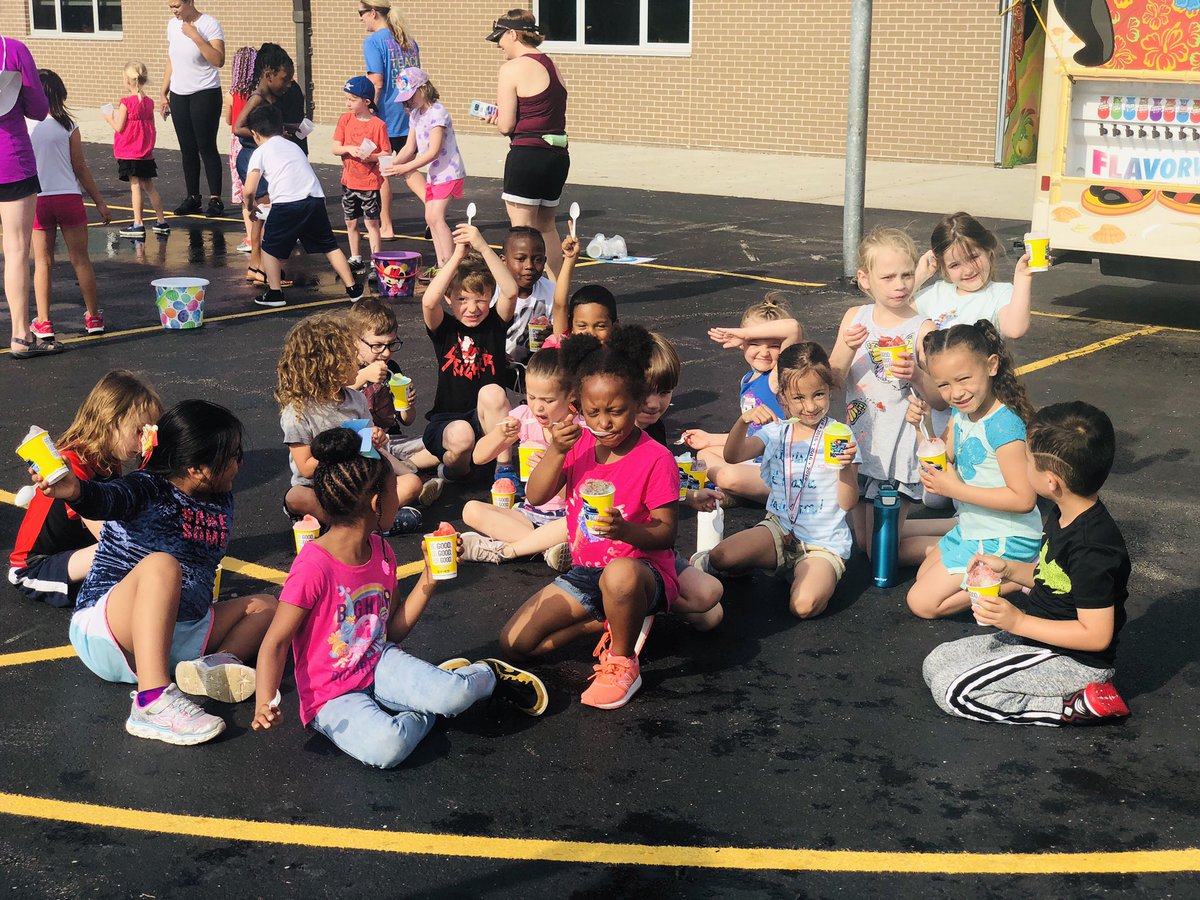 Thanks <a href="/KonaIceColumbia/">Kona Ice Columbia</a> for making our Field Day EXTRA COOL! 😉🍧 <a href="/BattleElem/">Battle Elementary</a>