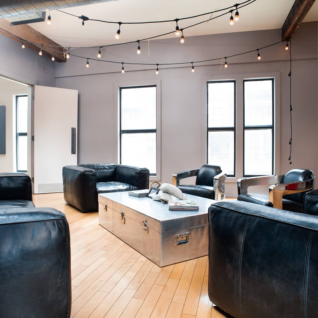 Check out our new digs at 236 King St. East!

#soundhouse #musicindustry #licensedtocreate #6ixstyle #musicproductionlife #downtowntoronto #kingstreet #torontobusiness #torontofilm #torontomusic #advertising #gameaudio #musiclicensing #composers #underoneroof #torontosound