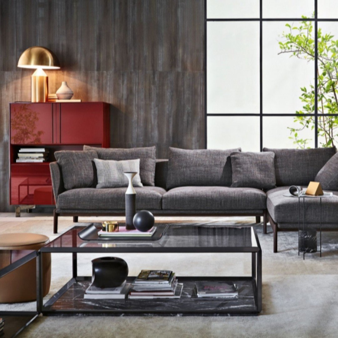 Chattels1's tweet photo. The stylish #Chelsea sofa by #MolteniDada has a solid wood structure, enveloping seat and large goose-down cushions. #contemporaryinteriors #moderndesign #luxuryinteriors #sofa #livingroom #designerliving https://t.co/pboTG3vWhF