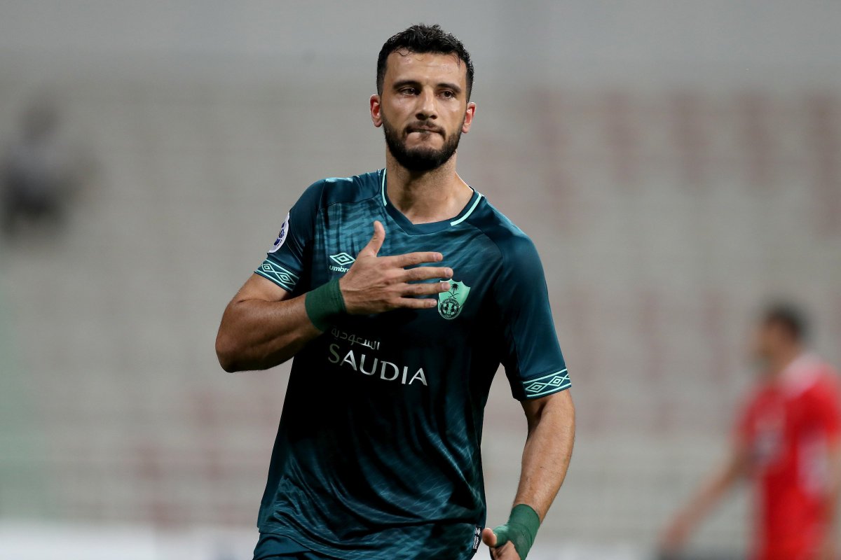 TheAFCCL's tweet photo. 🎖️ | @omaralsomah  has scored 86% of @ALAHLI_FCEN's goals in the #ACL2019 (6/7), the highest proportion for ANY player so far. He has also scored in each of his last three games (four goals), his longest run in the competition

Don't fear, the 'Colonel' is here! https://t.co/3MY6Mxbykf