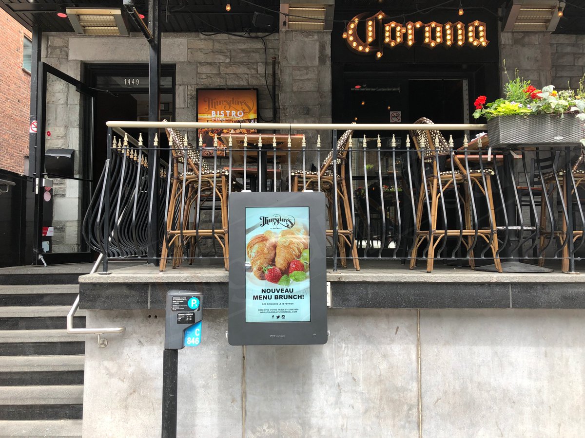 UTGDigitalMedia's tweet image. We just installed a brand new Outdoor Digital Menu Box for @ThursdaysMtl! Thank you for trusting us again with your digital signage needs. ⁣
⁣
#UTGDigitalMedia #ThursdaysMontreal #digitalsignage #dooh