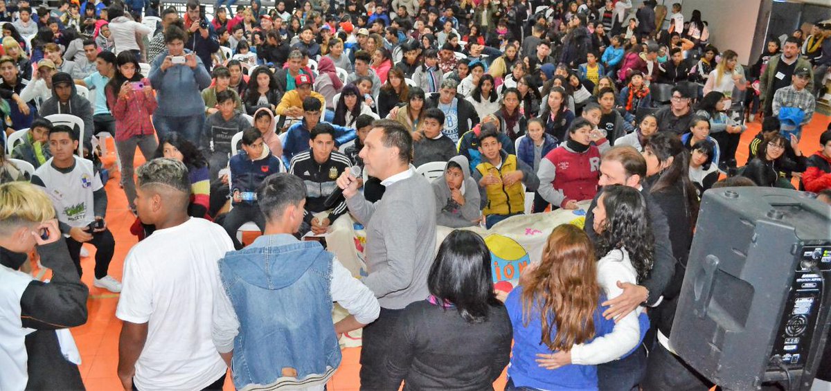 700 jóvenes de Lomas de Zamora participaron del taller para aprender a rapear y participar del concurso #RapDigital 
Respeto
Arte
Participación
rap-digital.com