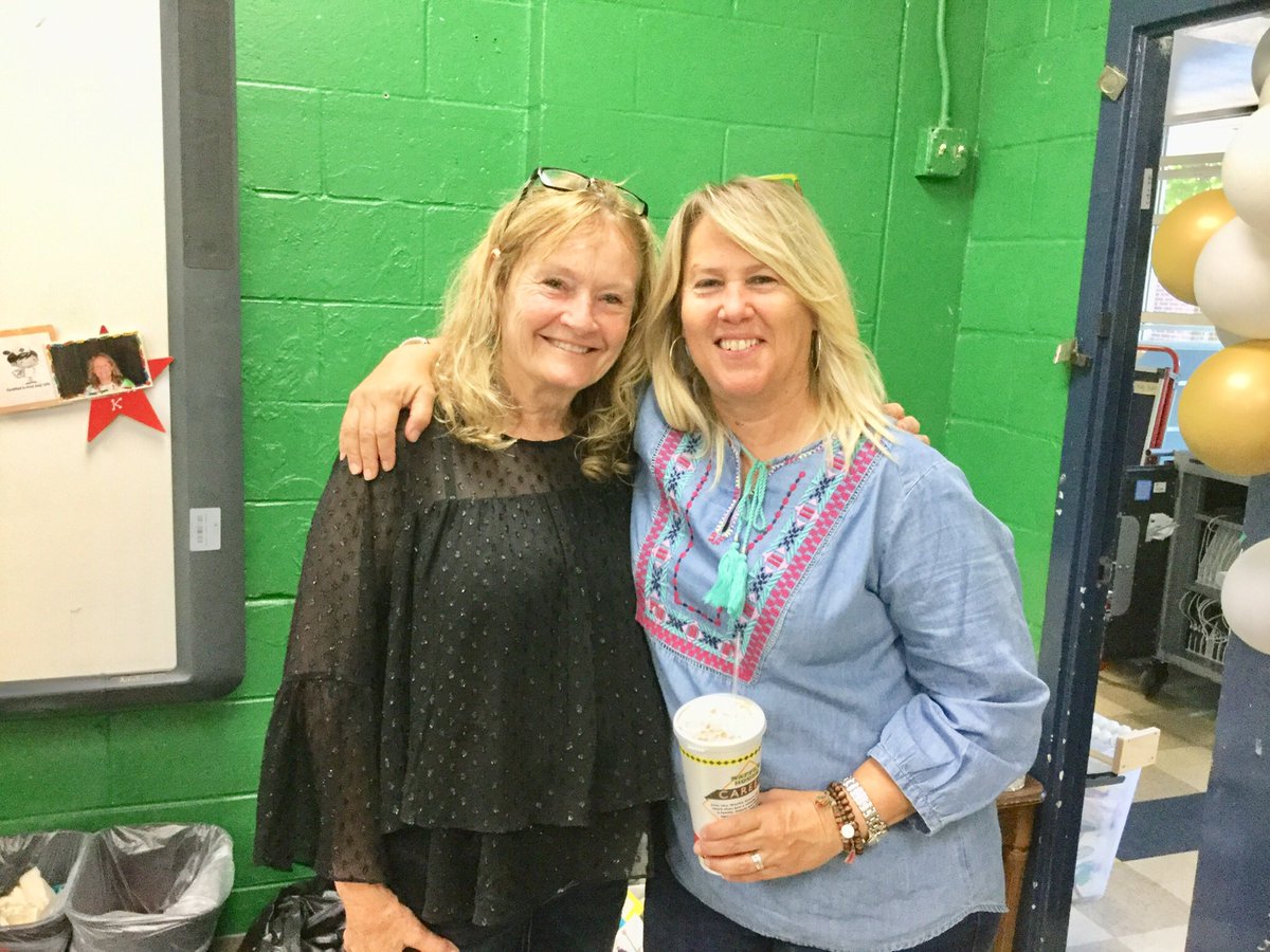 Caringplace3's tweet photo. It was good to see Dr. Freda Hamilton on today. I so appreciate her wishing me a happy retirement. She was my Program Administrator @APS_SarahSmith for many years. She started her retirement on last year. @EmilyBoatright @APS_SarahSmith @pointsbyPortee @APS_SmithAP @ptyut1999 https://t.co/fu4lcdrB2K
