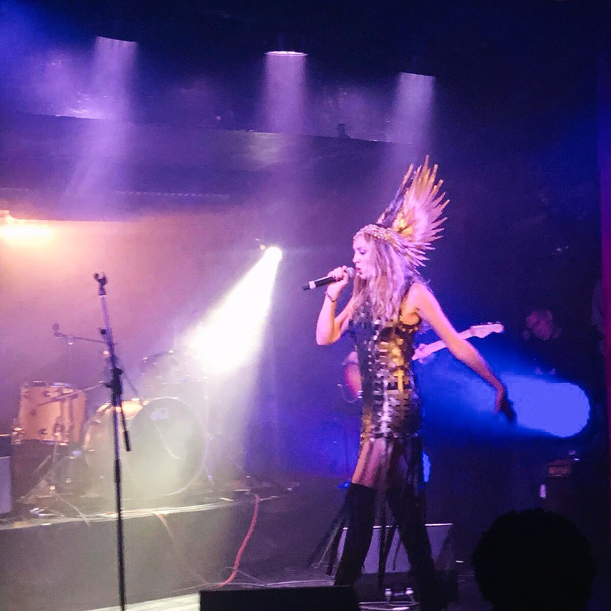 katx_music's tweet image. The wings took me on a high! Still waiting to come back down to the earth today after last night. So much fun. Thanks to everyone who came 🙌🏼 #lightarmy #theboxsoho #subdivisionldn