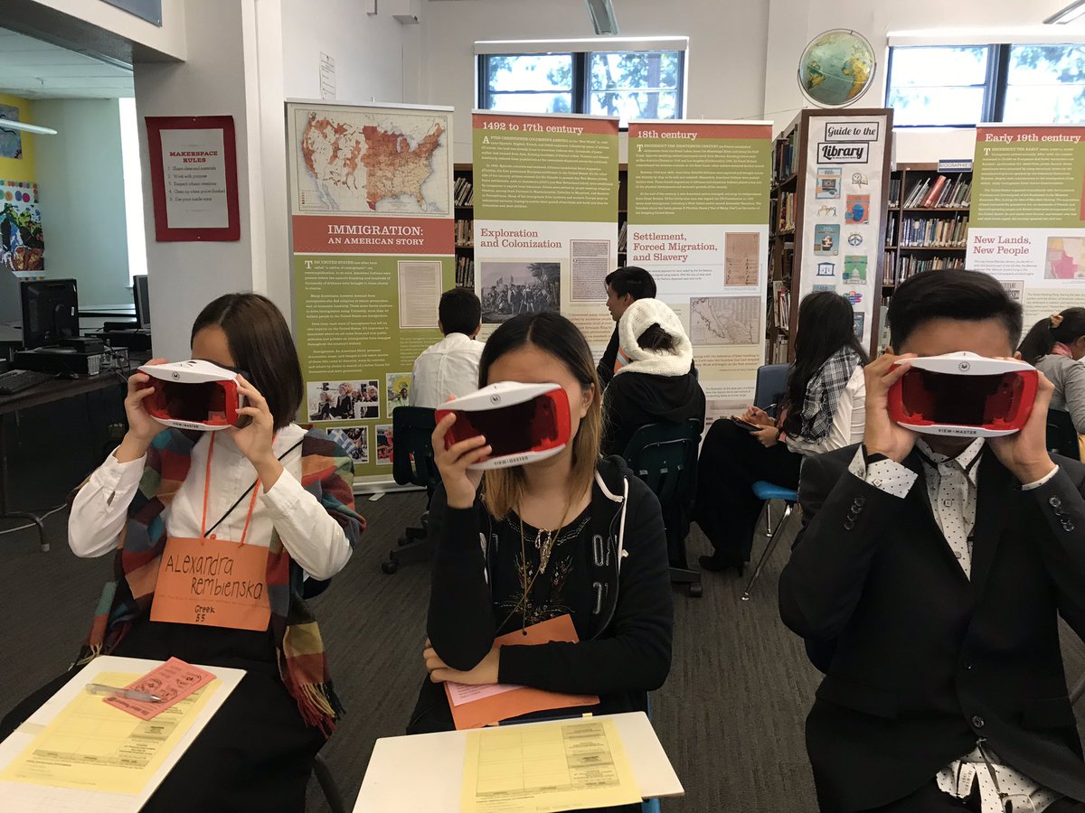 HistoryFrog's tweet photo. @FirstAveMS @FirstAvePTSA @ArcadiaUnified @sissafa786786 @TooCool4MS @hymieholmes @FirstAveTheatre @Misabela6221 @1stAveMrMora @FAindustech @McSWEDE1973 @TheTiffYoung @mrskmora #FAEllisIsland #FirstAveVR https://t.co/ZC8MnPG6Ko