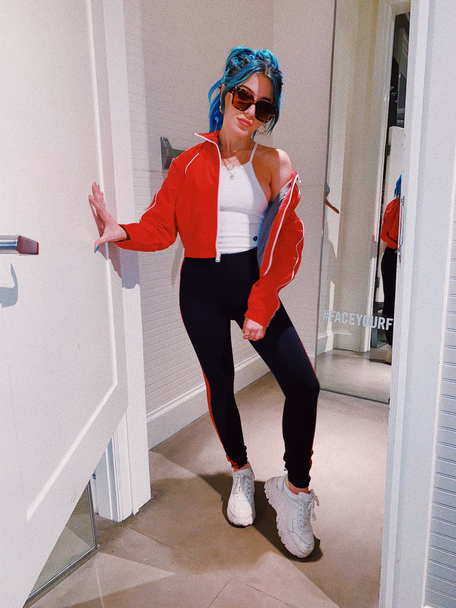 NIKI DEMAR tweet media