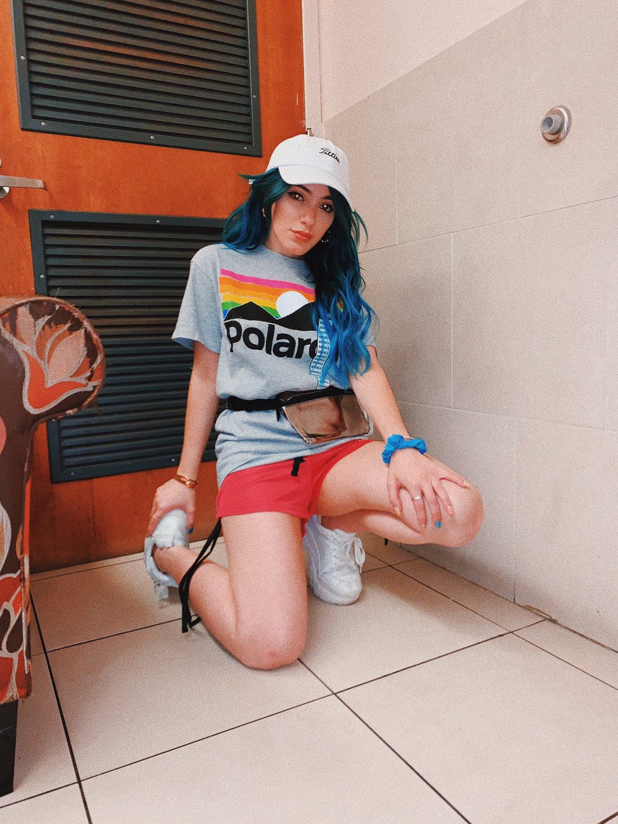 NIKI DEMAR tweet media