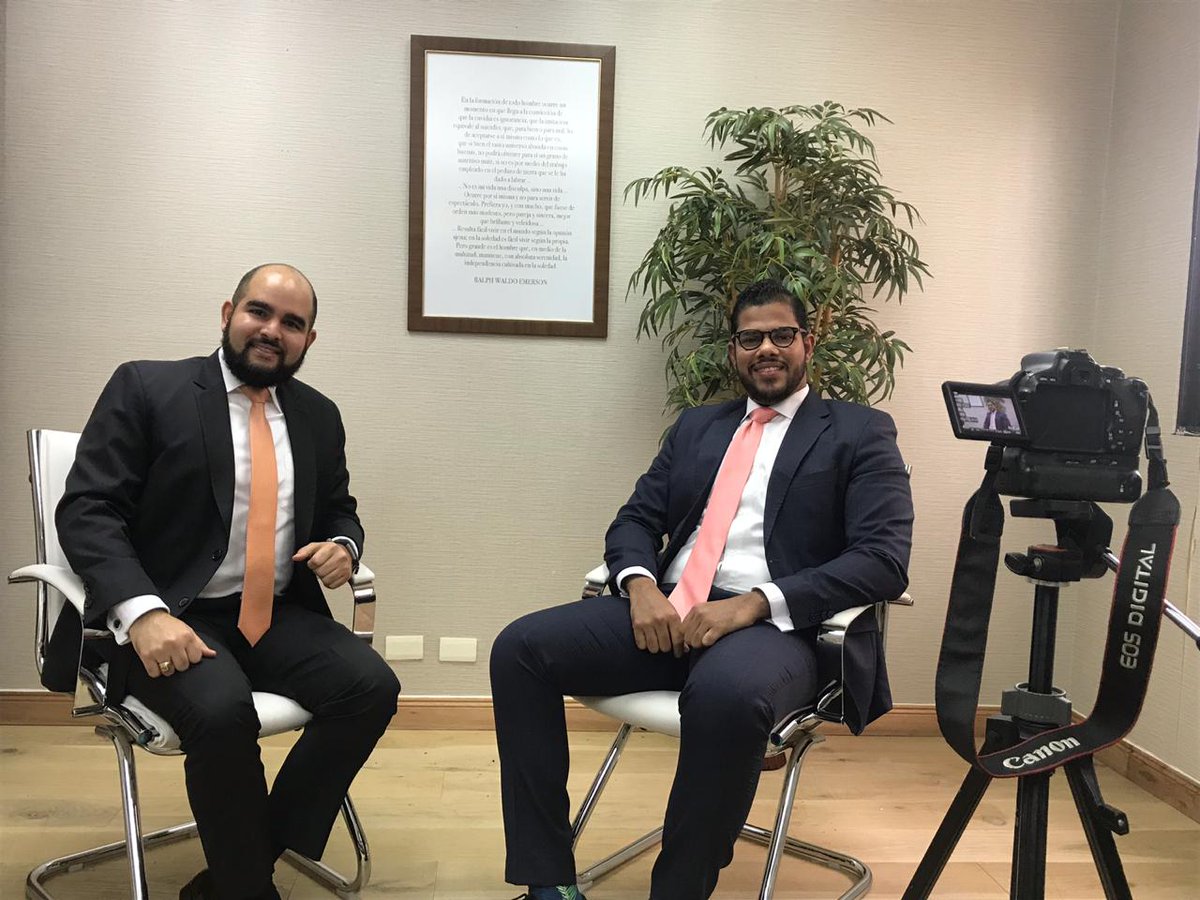 babajicruz's tweet photo. Les invito a ver la entrevista que me hizo el estimado @BorisDeLeon en el programa #EnfoquesJurídicos. Conversamos sobre los #PliegosDeCondiciones en la #ContrataciónPública y la #BuenaAdministración. Mañana sab 25, 6:00am por @Antena7oficial, y dom 26, 8:30am por Canal Antena 21 https://t.co/rbdKaAQkdf
