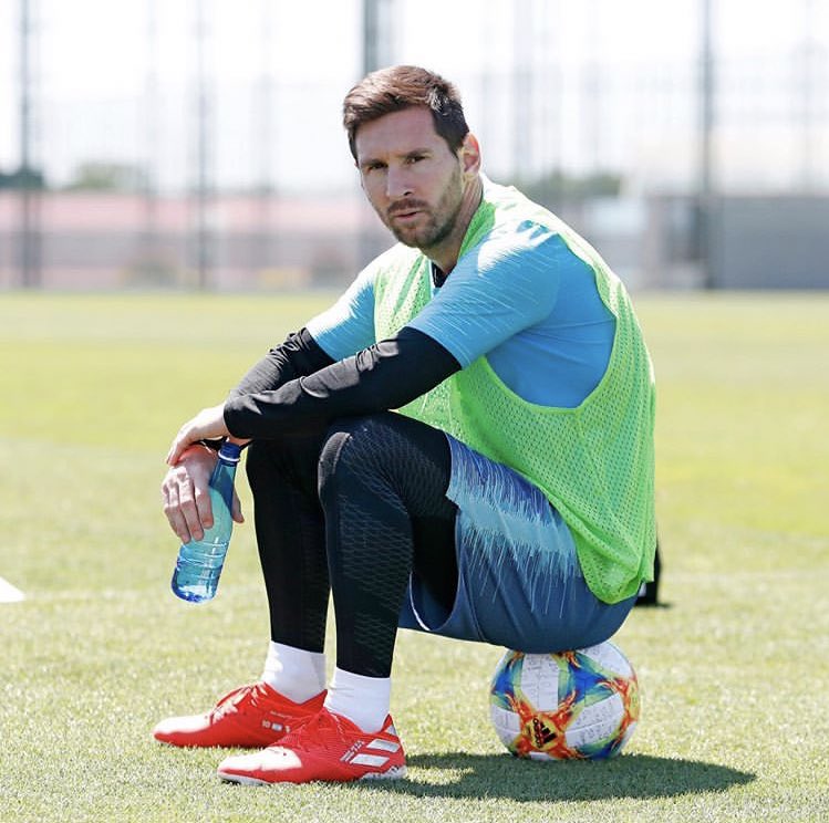 LeoMessifk's tweet photo. Listo para la final #CopaDelRey #Nemeziz https://t.co/eTB2FWngi6