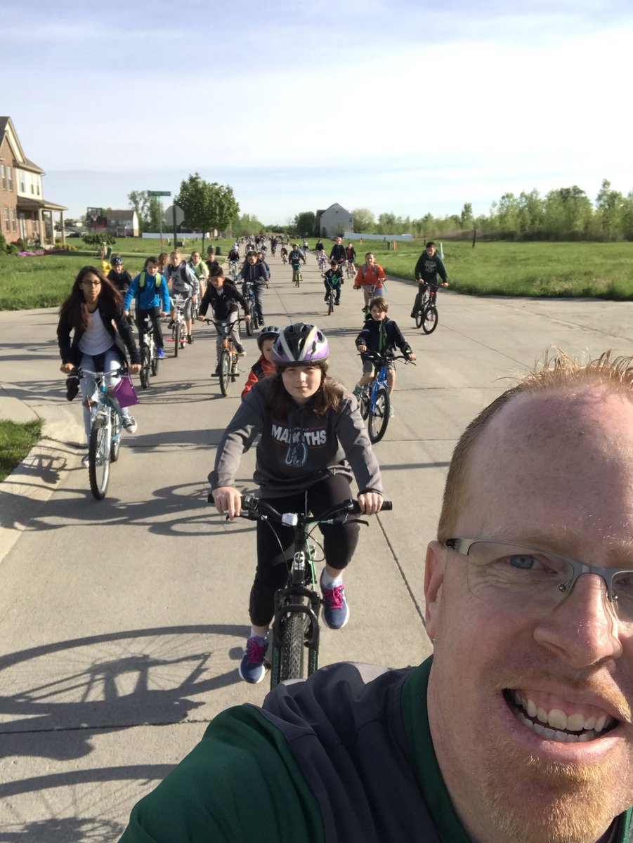 BJMcCabe1's tweet photo. One of my favorite days. Bike to School Day!
#biketoschool https://t.co/HVefhHS3OU