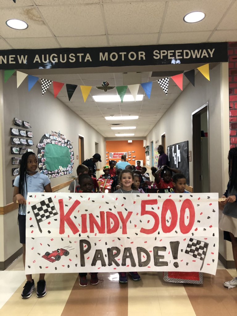 Mrs. Rogers NAS tweet media