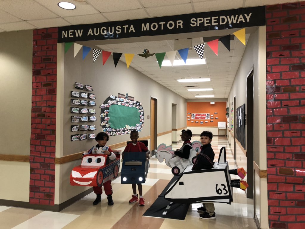 Mrs. Rogers NAS tweet media