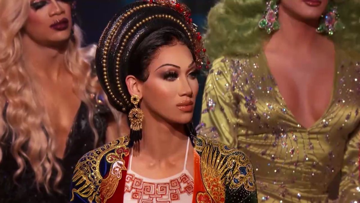 l_etoile_du_sud's tweet photo. Plastique‘s reunion hair and makeup has to be my favourite look on her tbh #DragRace https://t.co/uzNZeT1spa