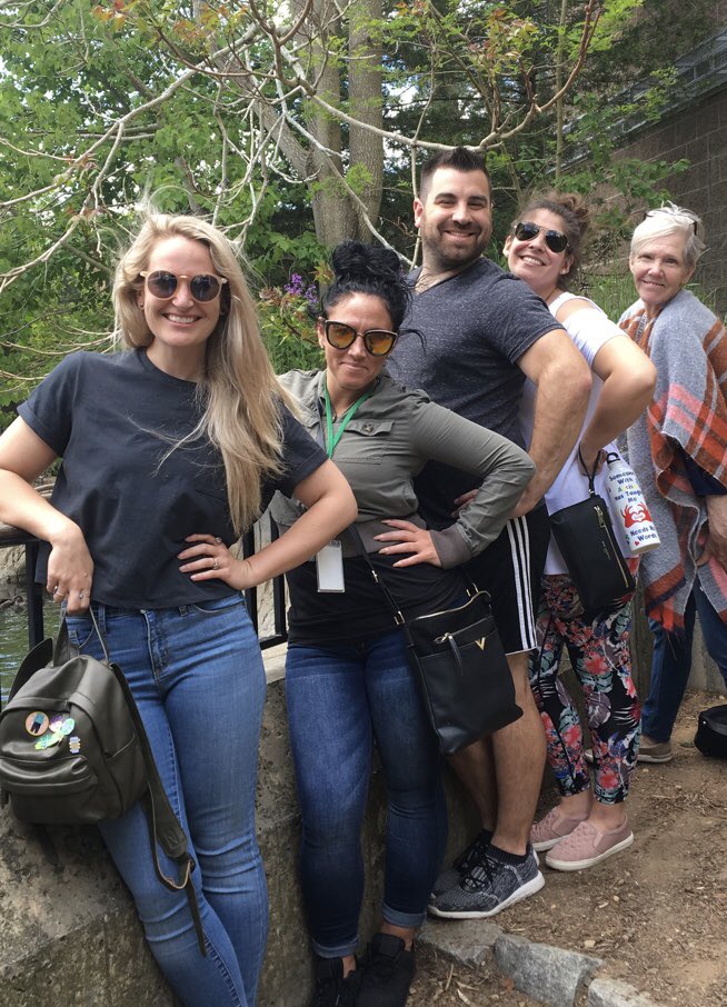MrsKPandPALS's tweet photo. Such a fun day with such a fun crew! 👍🏽💁🏼‍♀️ #DHSPALS #DHS180 @DartmouthHS @BPZoo https://t.co/3h96YDJESS