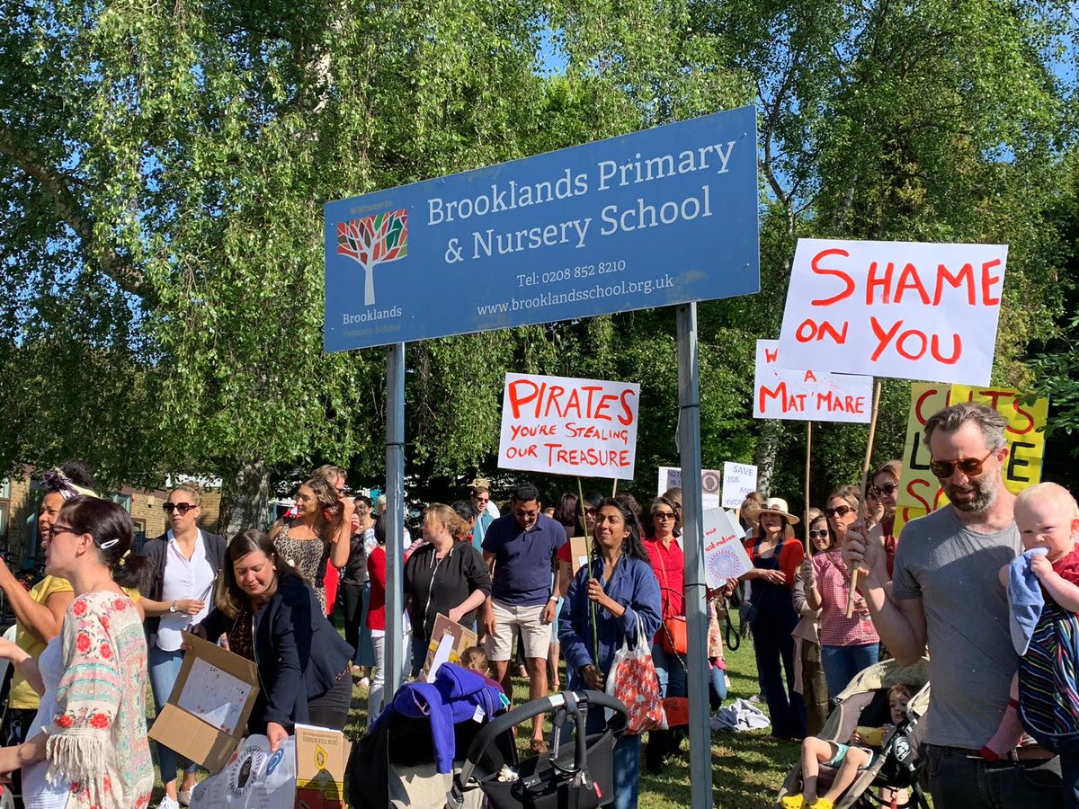 BrooklandsPAG's tweet photo. Amazing turnout for our peaceful protest in support of our wonderful office staff today. #CutsLeaveScars https://t.co/fECkKEVwas