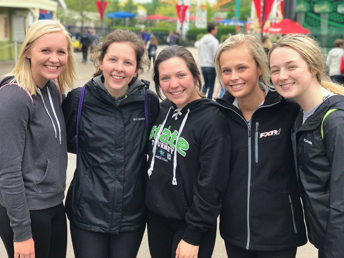 stwillman's tweet image. BHS senior trip.   100% smiles and 0 chance of rain. Together.   ⁦@ByronBears⁩