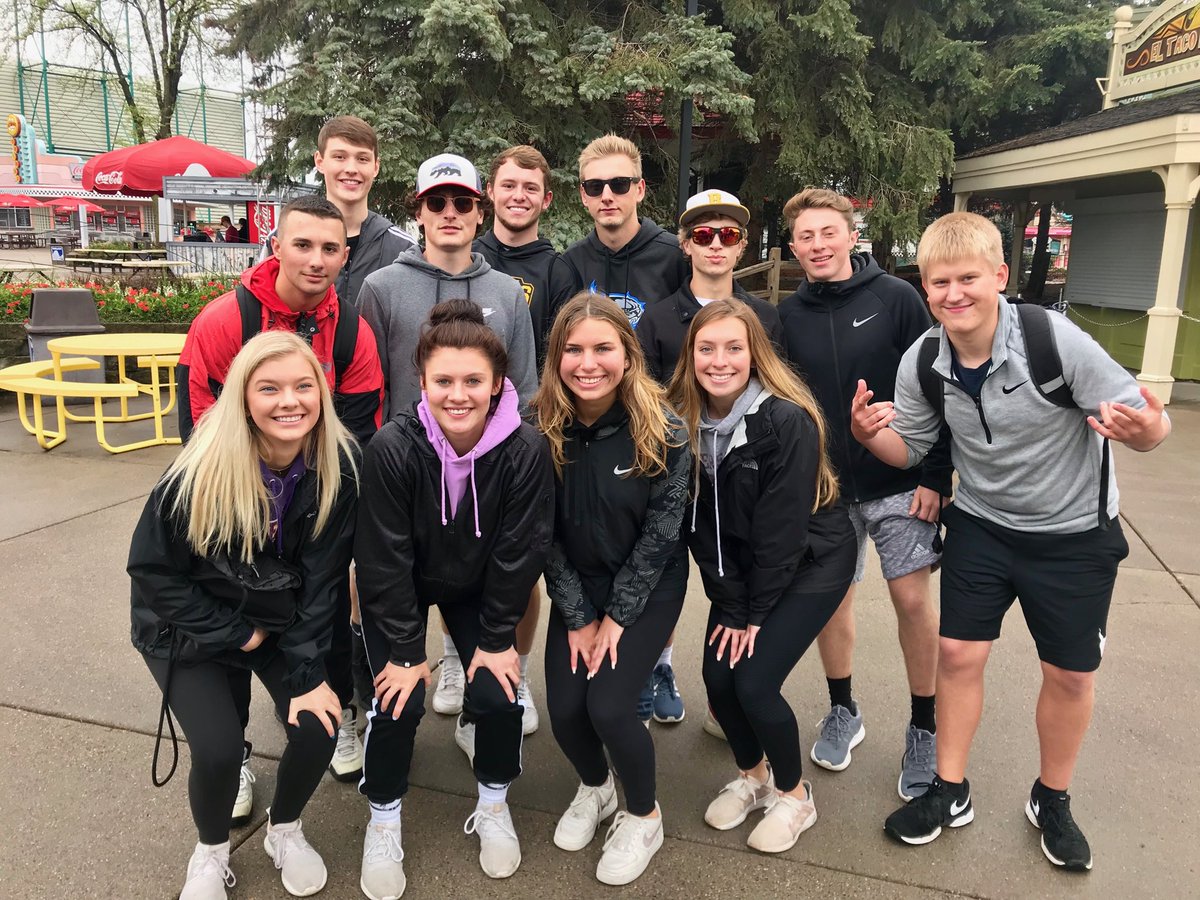 stwillman's tweet image. BHS senior trip.   No lines, no rain and lots of fun.  ⁦@ByronBears⁩