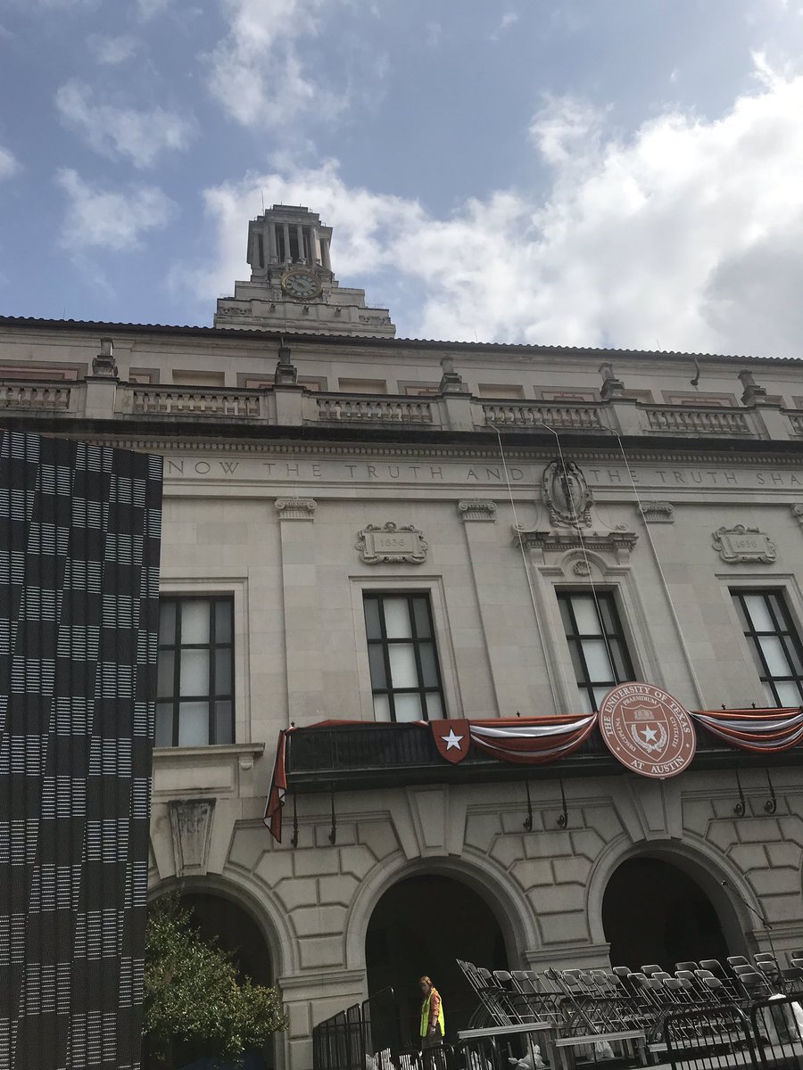 garysusswein's tweet image. #UTGrad19 getting campus ready.