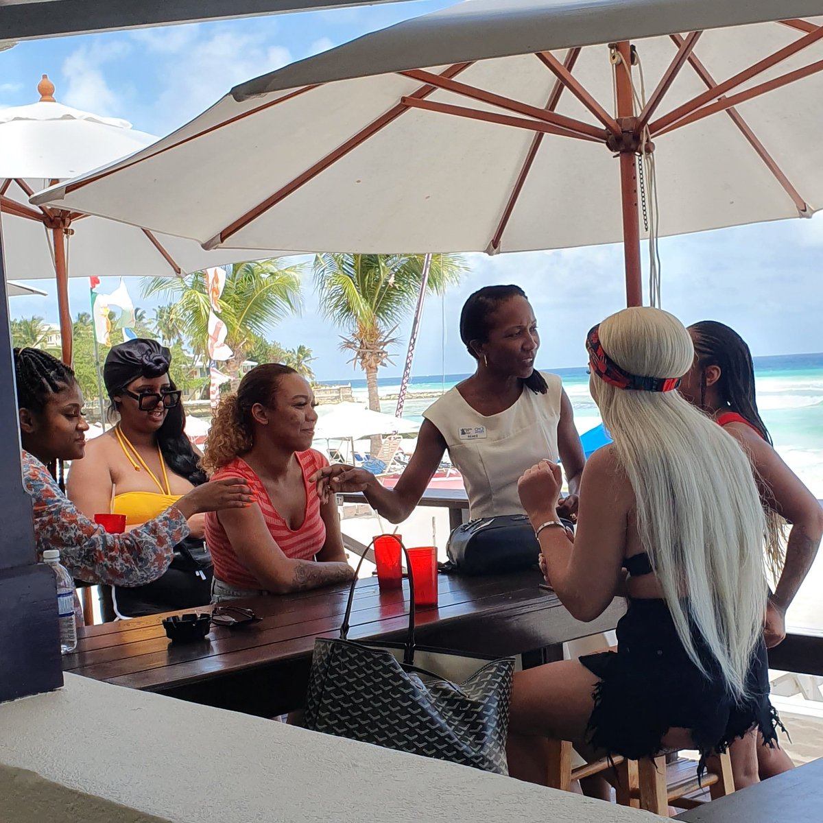 StayAtInfinity's tweet photo. Our GM Renée speaking with some guests on the deck of @seafansbbr 

#infinityonthebeach #doverbeach #infinitymoments #TGIF https://t.co/TUvVx9HrwJ