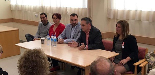 Juan Cañal pide al resto de partidos de esta campaña que no dañen "la imagen de una de las principales empresas de Nava" 
⏩ bit.ly/2wjRXVu La empresa es <a href="/AguadeFuensanta/">Agua FUENSANTA</a> y como podemos ver Cañal no predica con el ejemplo y en sus reuniones no hay <a href="/AguadeFuensanta/">Agua FUENSANTA</a>